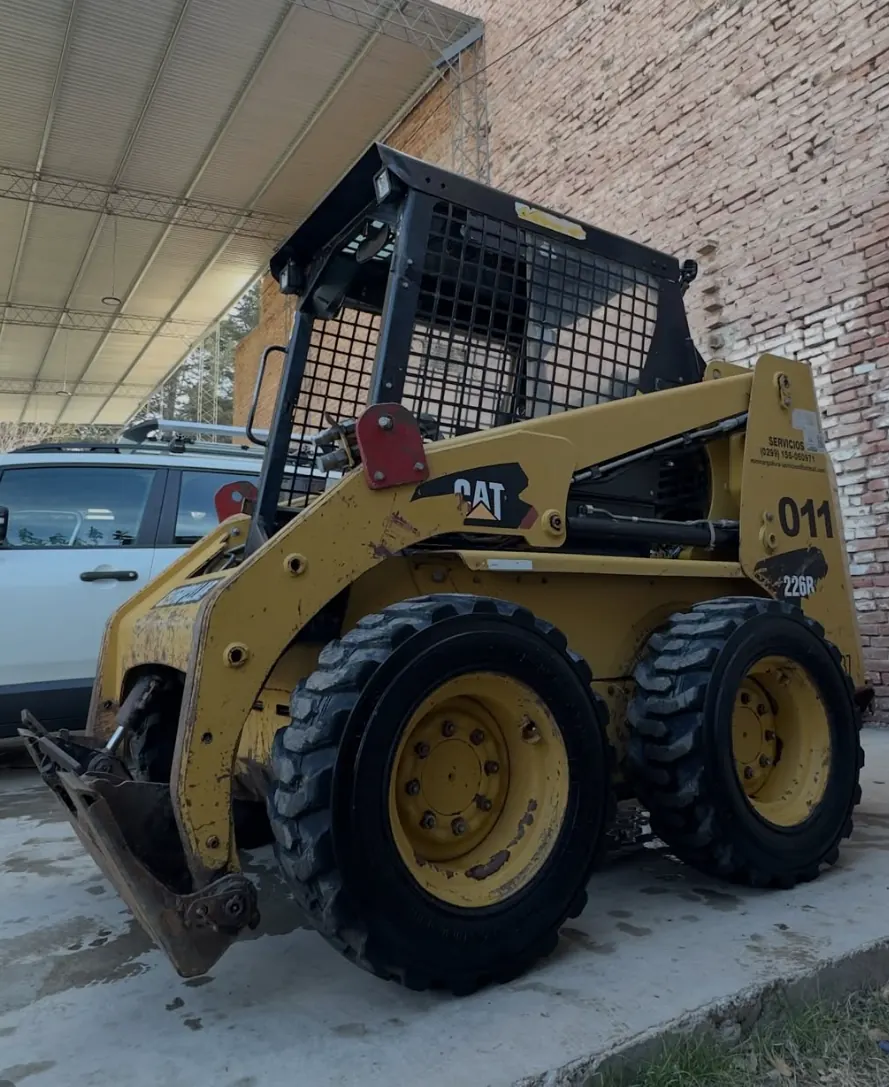 Minicargadora Caterpillar B226 de MPG Servicios